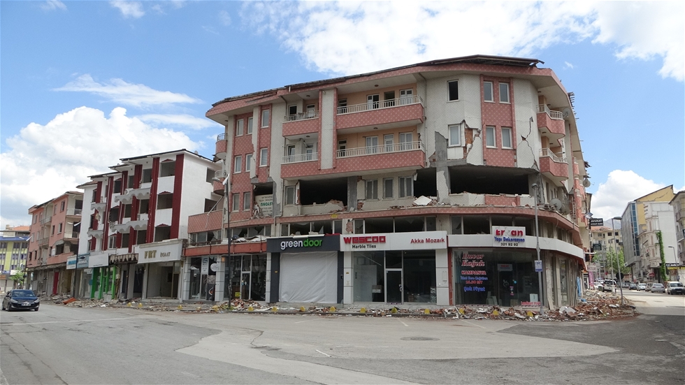 Depremde Enkaza Dönen Niyazi Mahallesi TOKİ İle Ayağa Kalkacak