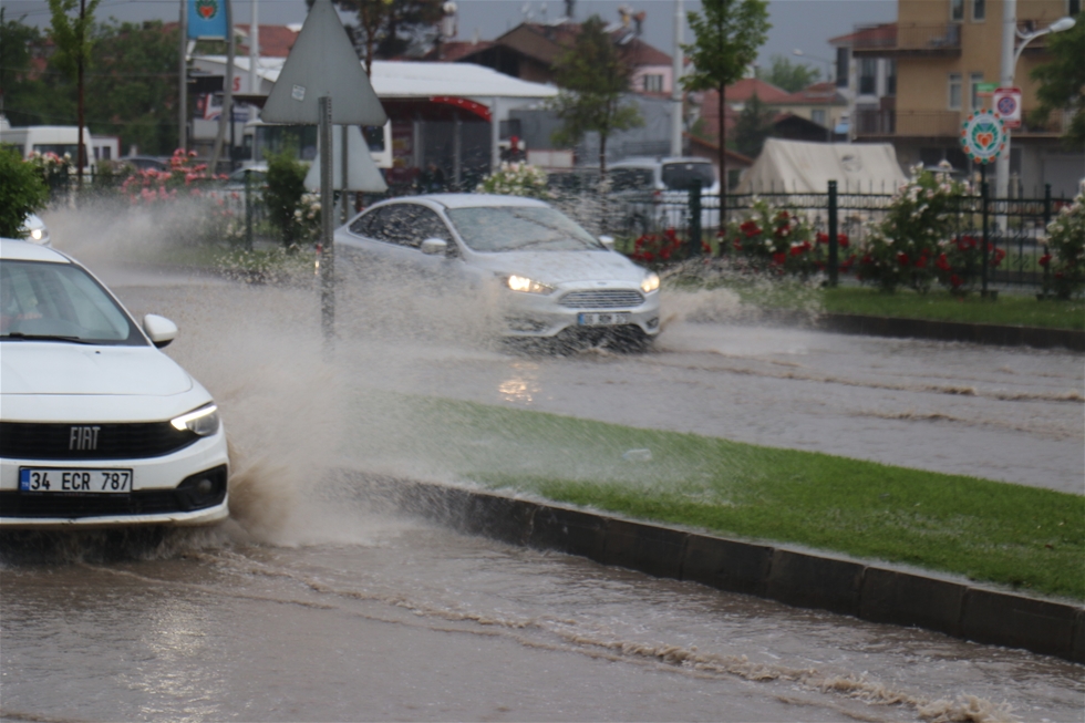 Malatya’da Sağanak Yağış Hayatı Olumsuz Etkiledi