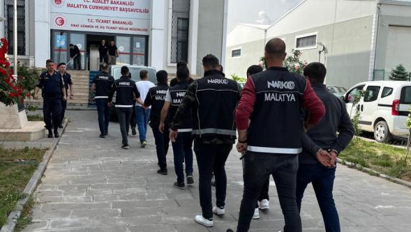 17 torbacı tutuklandı