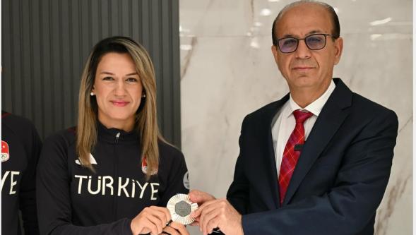 Geçit: "Hatice Akbaş Örnek Bir Sporcudur"