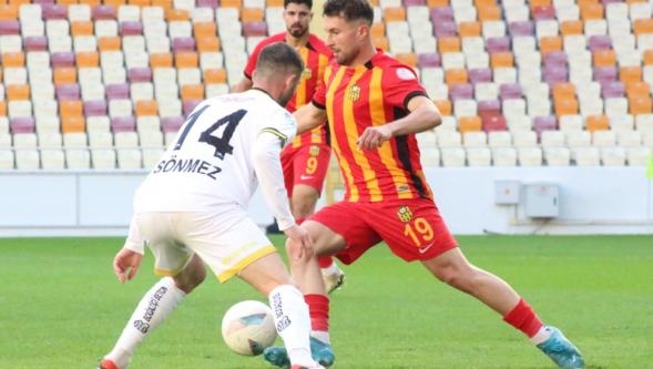 Kendi Sahasında"da Olmadı