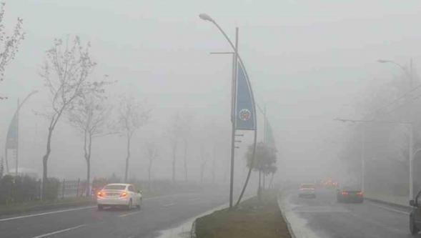 Malatya'da sabah saatlerinde sis etkili oldu.