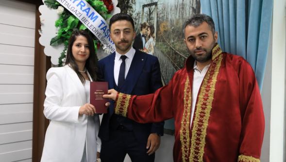 Bin 50 çift Battalgazi Belediyesi'nde 'evet' dedi