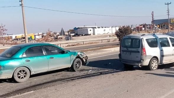 İki Araç Çarpıştı  1 Yaralı.