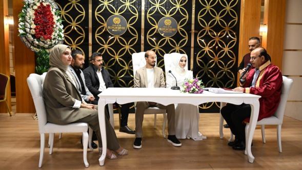 Yeşilyurt Belediyesi bir yılda 433 çiftin nikahını kıydı