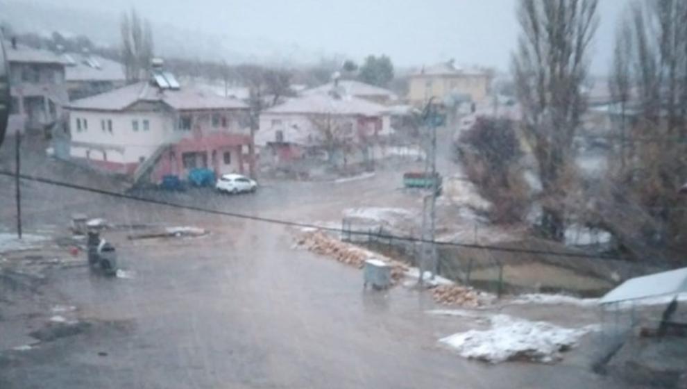 Akçadağ'ın  Yüksek Yerlerine  Kar  Yağdı..