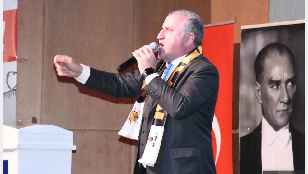 Bakan Bak: “Dünyada gençliğe en büyük yatırım yapan lider Erdoğan'dır”