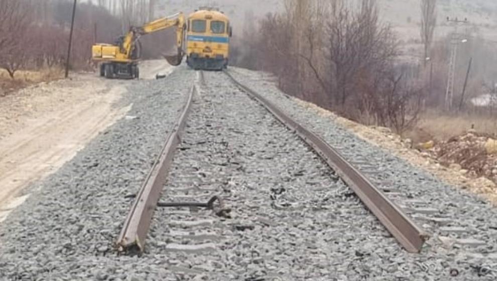 Makinisti  Olmayan  Trem Korku Yarattı...