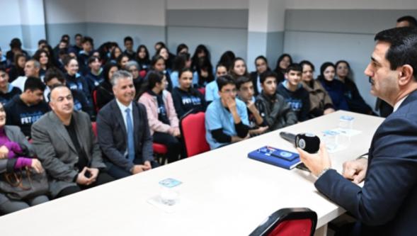 Başkan Taşkın, kariyer günlerinde öğrencilere tavsiyeler..