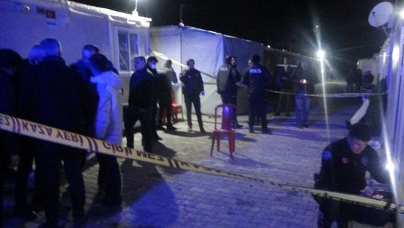 Bıçaklı Saldırıya Uğrayan Polis Memuru Yaralandı..