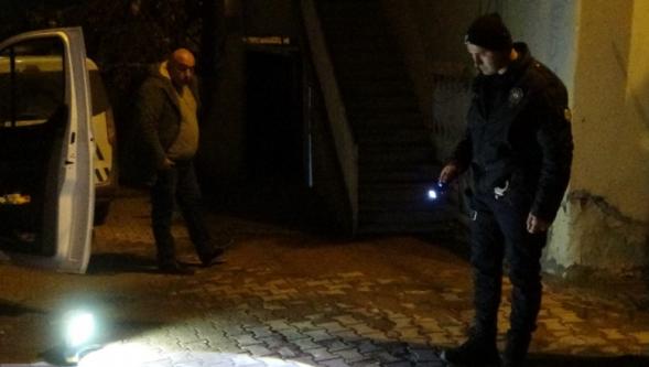 Pencereden Girdi . Vurdu Kaçtı..