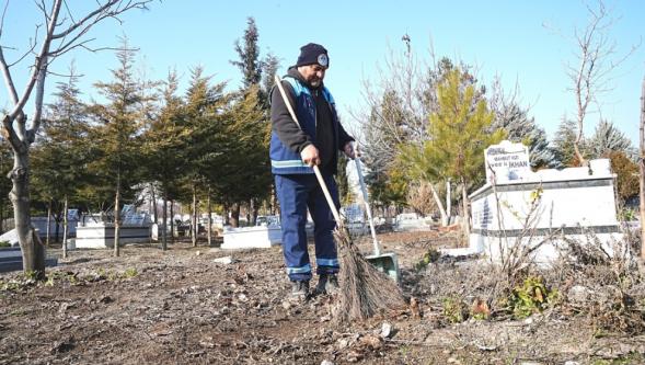 Battalgazi Belediyesi'nden mezarlıklarda temizlik seferberliği
