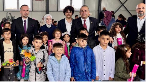 Maginder  Samanköy Konteyner  Kent"te  Bayramlaştı.