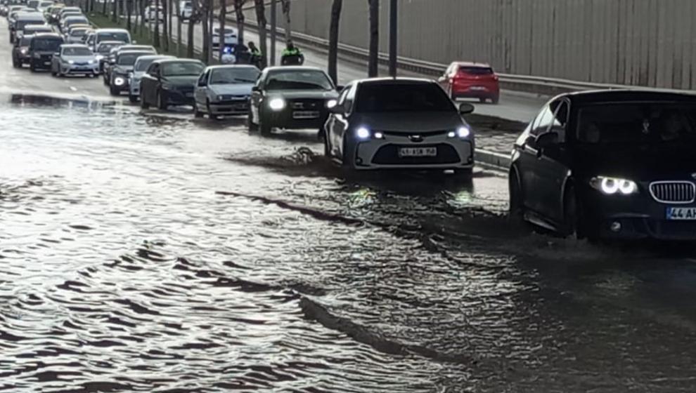 Memleket Sağanak Yağmur  ile Göle Döndü..