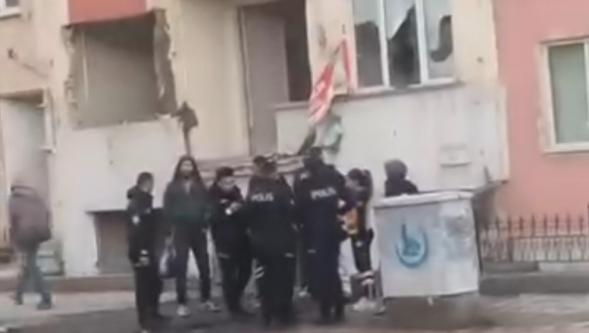 Ağır Hasarlı Binada Ölü Bulundu
