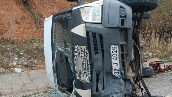 Kontrolden Çıkan Minibüs Devrildi: 5 Yaralı