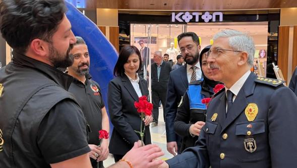 Malatyapark Avm Polisleri Unutmadı..
