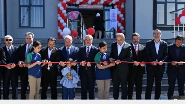 Sizin Yerinize Tarlayı Ben Süreceğim, Yeter ki Siz Okuyun'