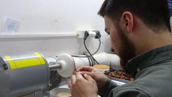 Tespihler" 10 ila 15 bin TL Arasında Alıcı Bulabiliyor..