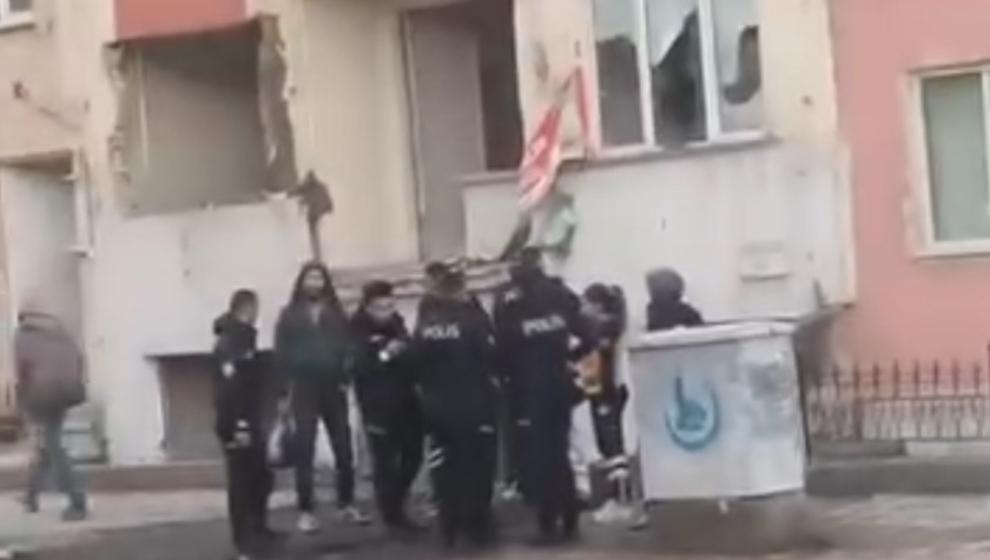 Ağır Hasarlı Binada Ölü Bulundu