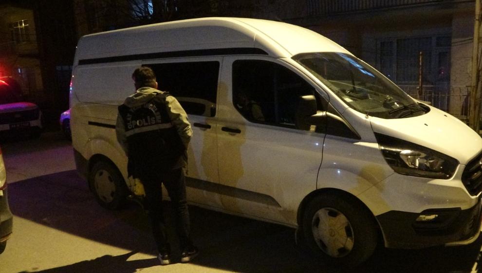 Husumetlisinin İkametini Kurşunladı