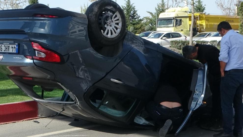 Otomobilin   Ters Döndügü   Kazada Sürücüler Yaralandı.