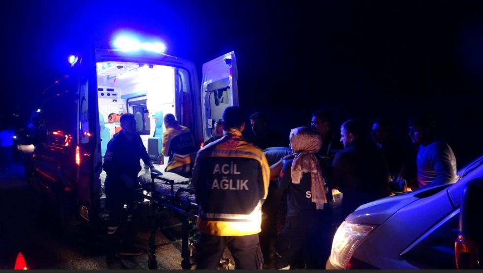 2 Otomobil Çarpıştı: 4 Yaralı