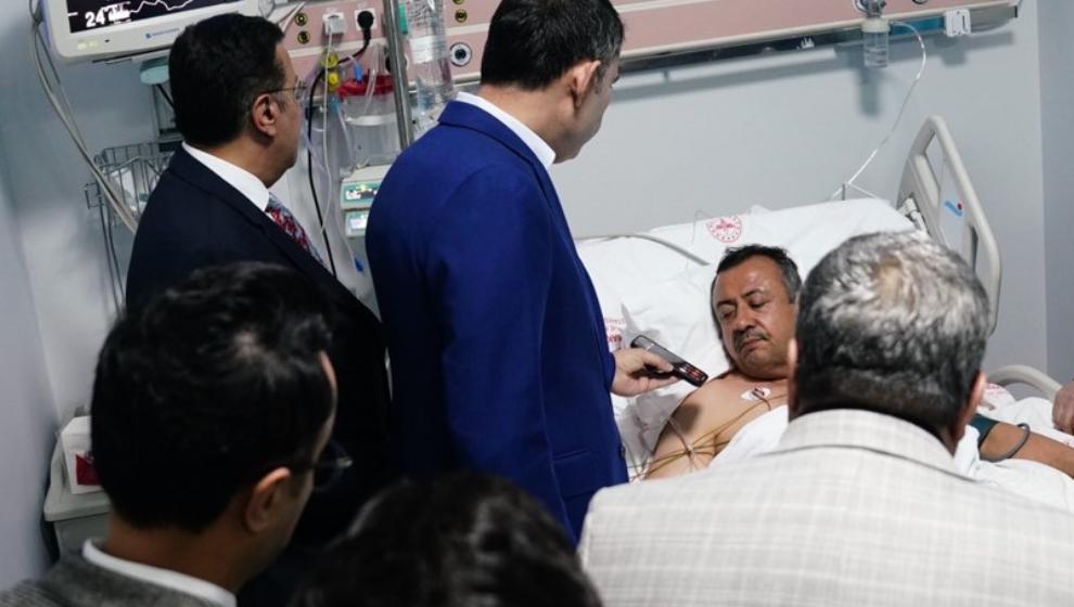 Bakan  Kurum ,Bakan'a Geçmiş  Olsun Ziyaretinde  Bulundu ..