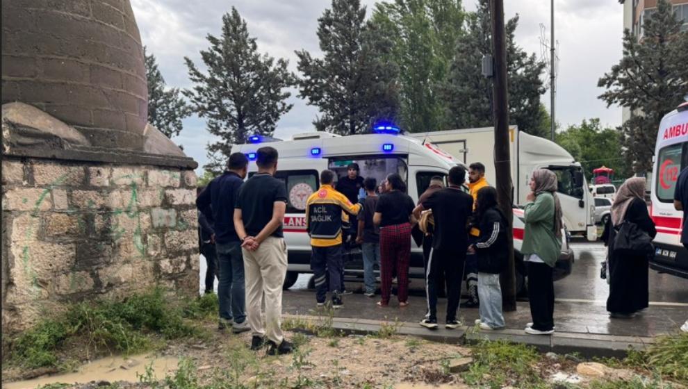 Derme Kanalı Taştı: Müstakil Ev Çöktü