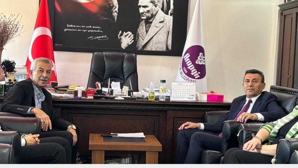 İl Sağlık Müd.  Dr. Cezmi Karaca, Arapgir Belediyesini  Ziyaret Etti..