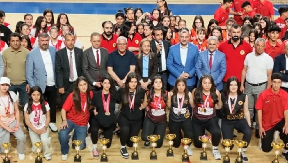 Voleybolda Kupalar Sahibini Buldu