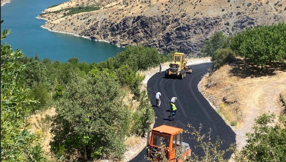 Büyükşehir'den Yoğun Altyapı ve Yol Mesaisi