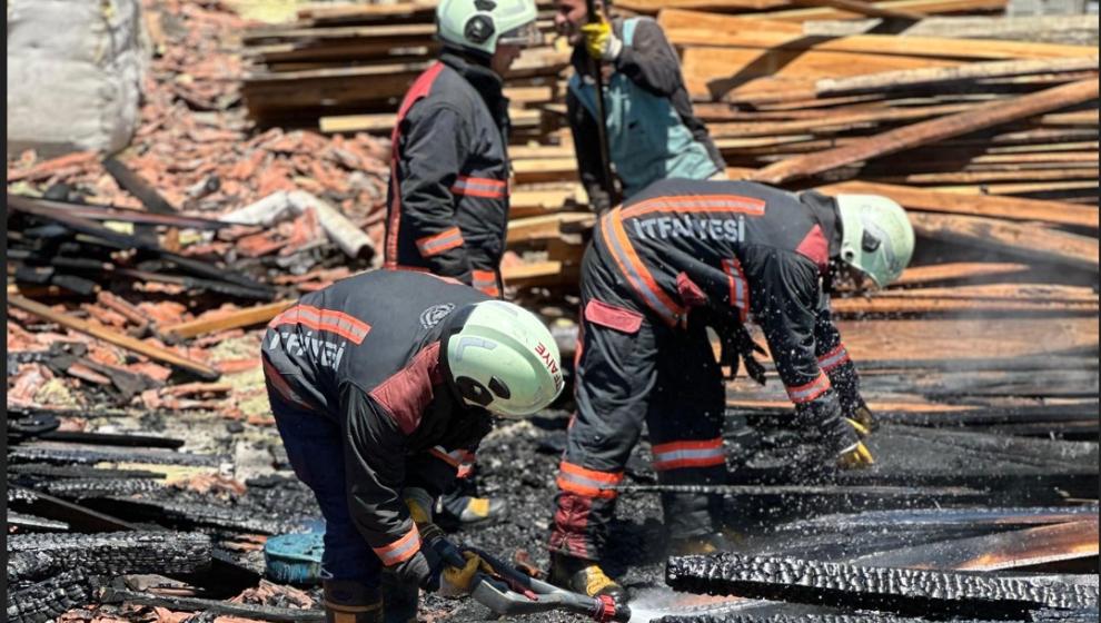 Kazım Karabekir İlkokulu Çatısında Yangın