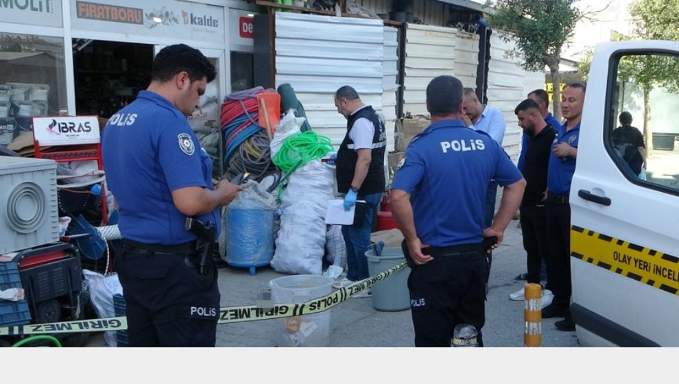 Turgut Temelli Caddesin'de Esnafa  Silahlı Saldırı.