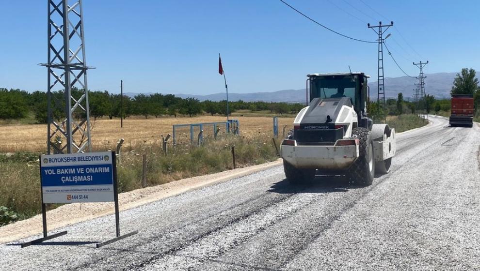 Büyükşehir  Belediyesi İlçe  Yollarını Yeniliyor.