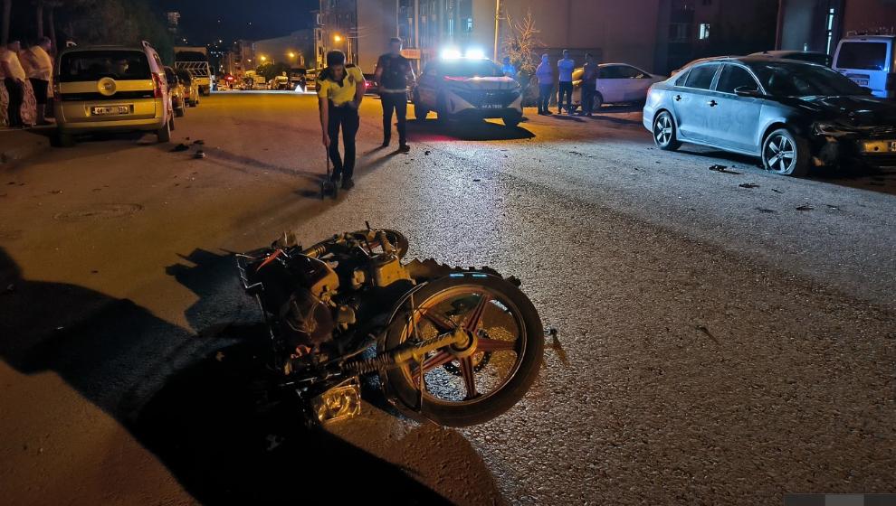 Otomobil  Motosiklete Çarptı.1 kişi Öldü.