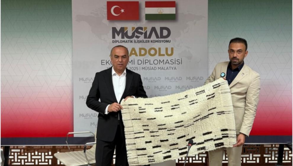 Tacakistan Heyeti Müsiad Ziyaret Etti.