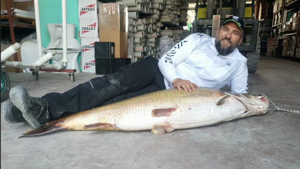 1 Metre 60 Santim Uzunluğunda , 46 Kilo  Balık Yakaladı.