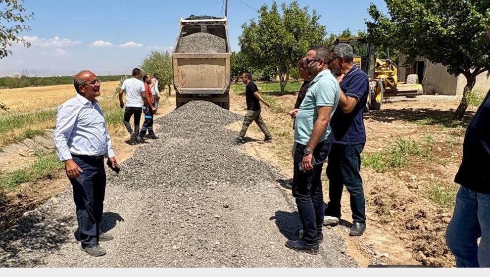 Akçadağ Belediyesi, Yol Yapımlarına Devam Ediyor..