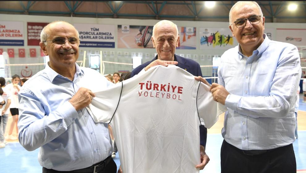 Başkan Er,  Voleybol Lisesi için İkizce Bölgesinde 35 dönüm Arazi Tahsis Edildi.