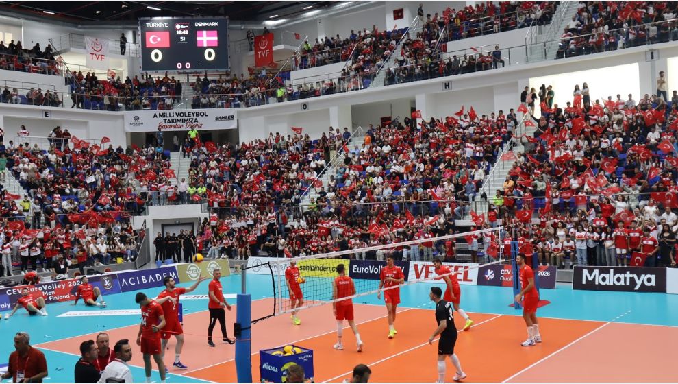 Türkiye Voleybol Takımına Malatya Uğurlu Geldi.
