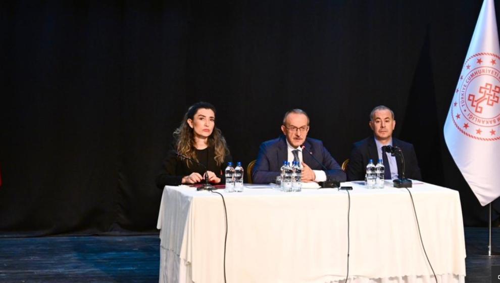 Vali  Yavuz , Dedeler ve Cemevi Başkanları ile İstişare Toplantısı Gerçekleştirdi.