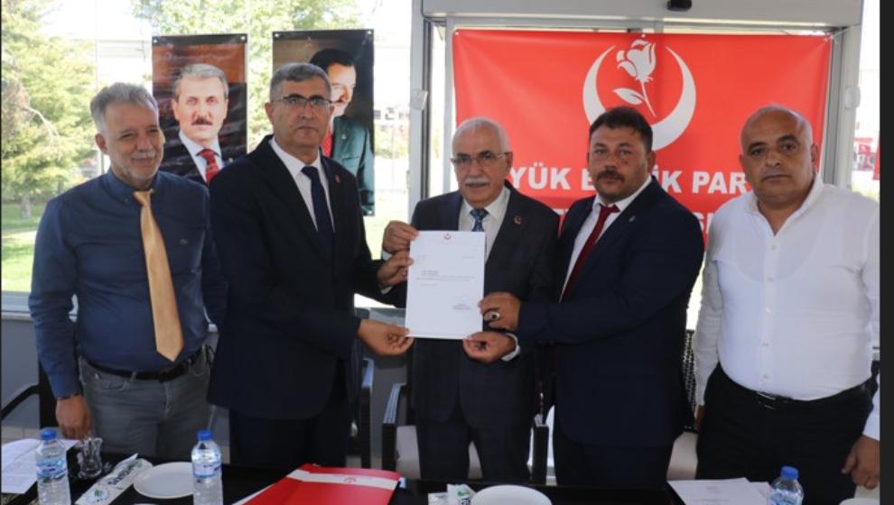 Büyük Birlik Partisinden  Görev Değişimi..
