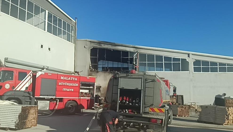 Mobilya İmalathanesinde  Yangın