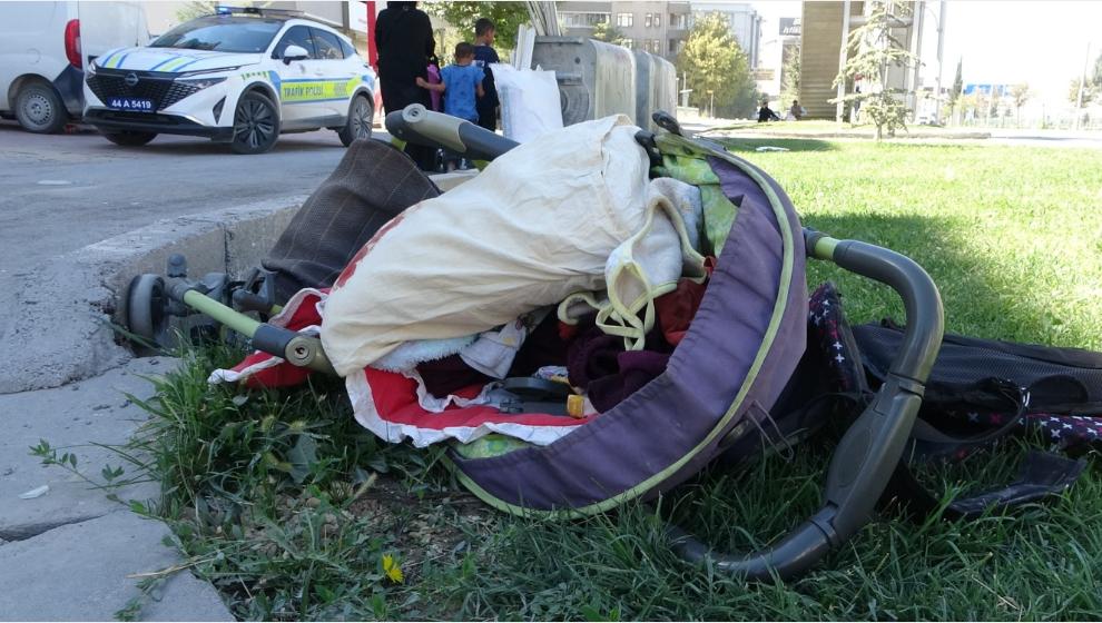 Yola Savrulan Bebek Arabası Parçalandı