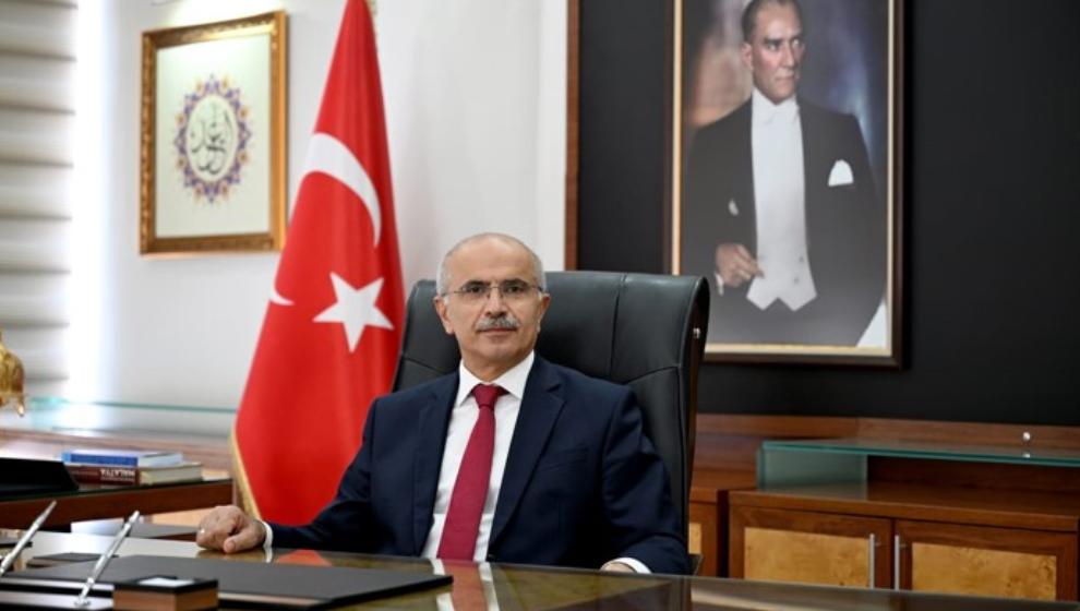 Başkan Er;  Cunhuriyet , Umudu Yeniden Yeşertmek, Yarınlara İnançla Yürümektir.