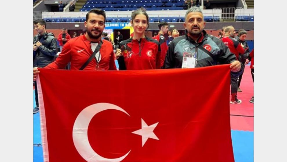 Eda Öğüt, Yıldızlar 41 Kilo Kategorisinde Şampiyon Oldu