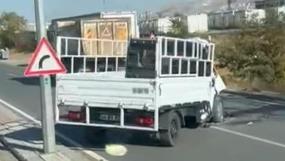 Hafriyat Kamyonu İle Kamyonet Çarpıştı: 1 ölü