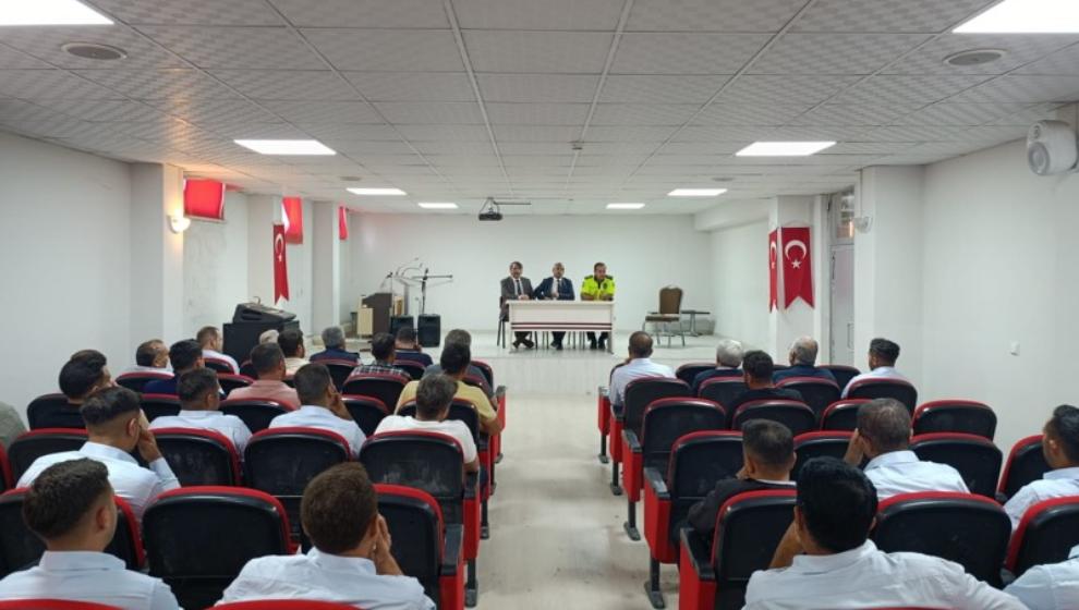 Okul Servis Şoförlerine Kurallar Hatırlatıldı