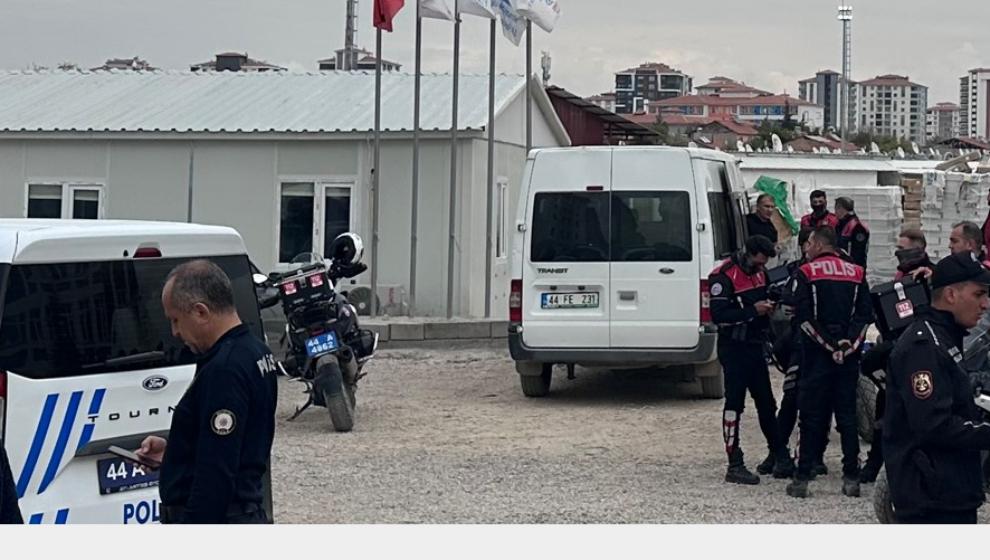 Şantiyedeki  Bıçaklı  Kavga  Büyümeden  Polis Engelledi.